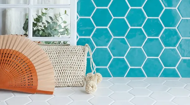 Плитка Art Deco Glossy on Mesh Atlantic (полотно из 16 шт. 7,9x9,1) 32x28 для ванной, для туалета Фото Плитка Art Deco Glossy on Mesh Atlantic (полотно из 16 шт. 7,9x9,1) 32x28 Испания