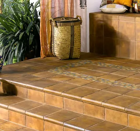 Фото Клинкерная плитка 901214 Malta Esquina ступень угловая 32.8x32.8 Испания