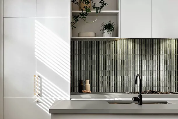 Фото Керамогранит RAEQ Glace Struttura 3D Raye Avio Glossy 7,5x20 (УТ-00028863) Италия